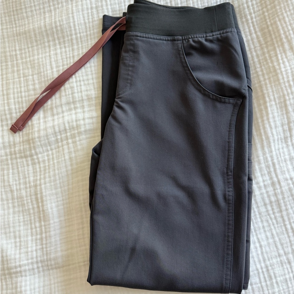 Figs charcoal kade scrub pants